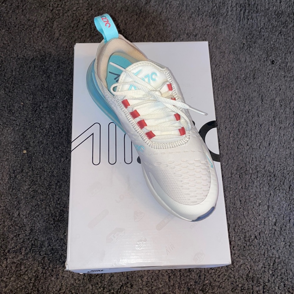 Womens Air Max 270